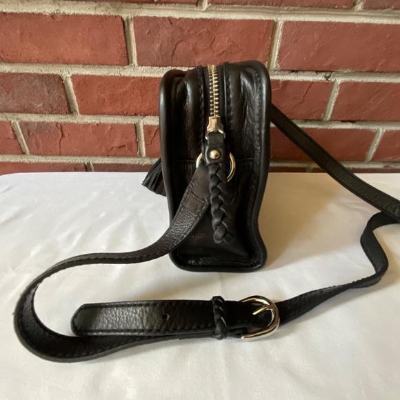 •Isabella Fiore Leather Suede Black And White Tribal Print Zip Crossbody NWT - Picture 10 of 16